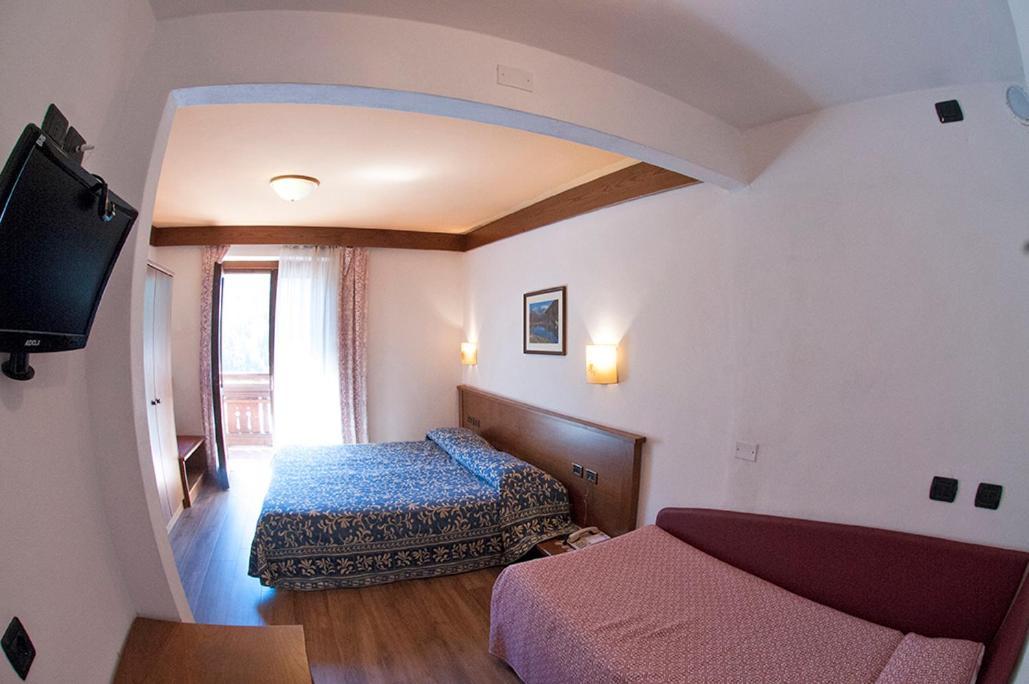 Hotel Carlone Breguzzo Εξωτερικό φωτογραφία