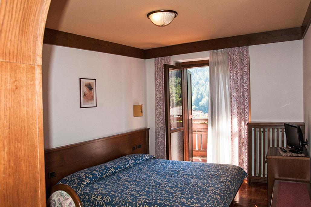 Hotel Carlone Breguzzo Εξωτερικό φωτογραφία