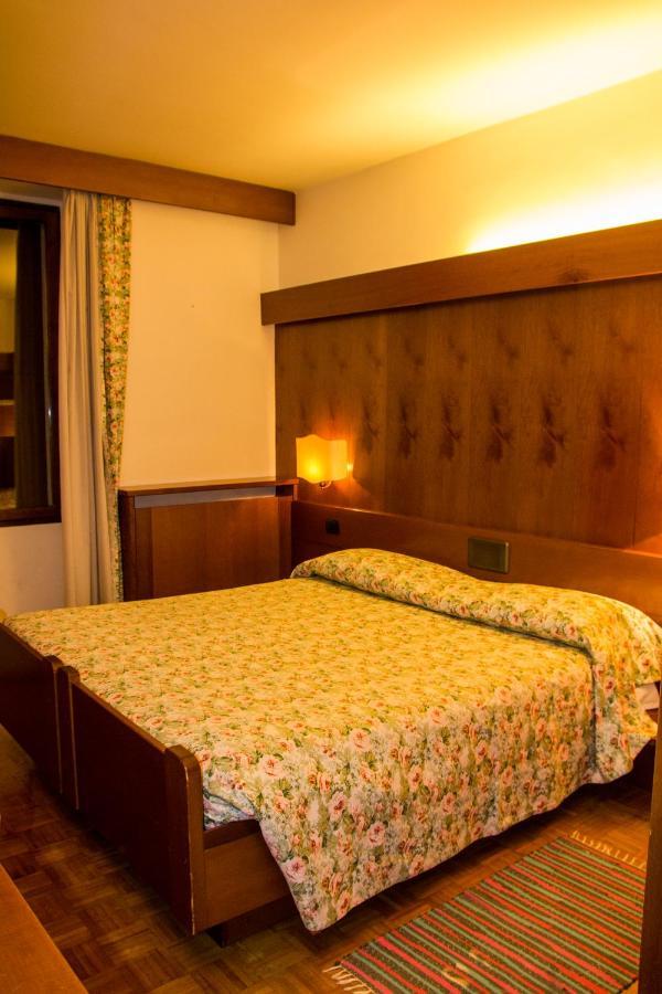 Hotel Carlone Breguzzo Εξωτερικό φωτογραφία