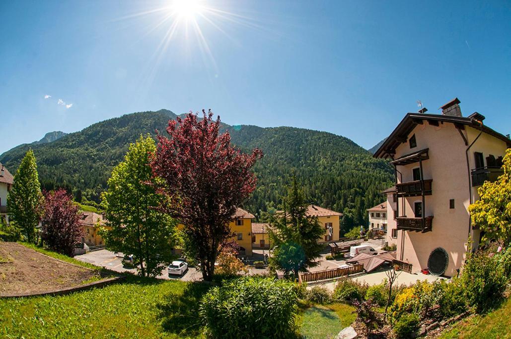 Hotel Carlone Breguzzo Εξωτερικό φωτογραφία